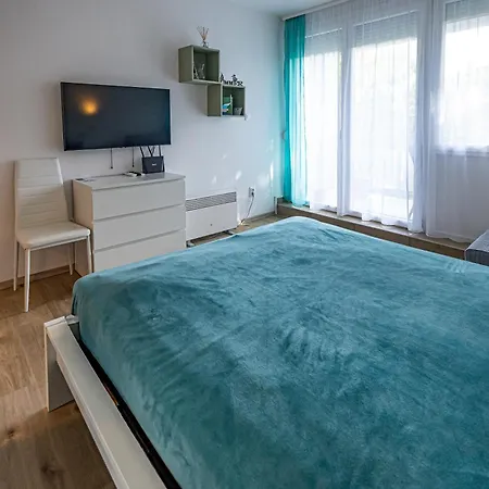 Rozmaring Apartman *